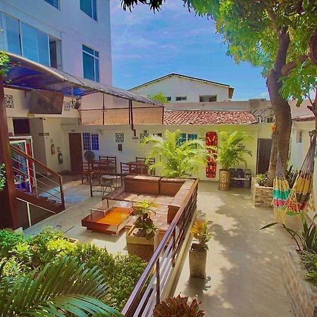 Hotel Ucla Center Вальедупар Экстерьер фото